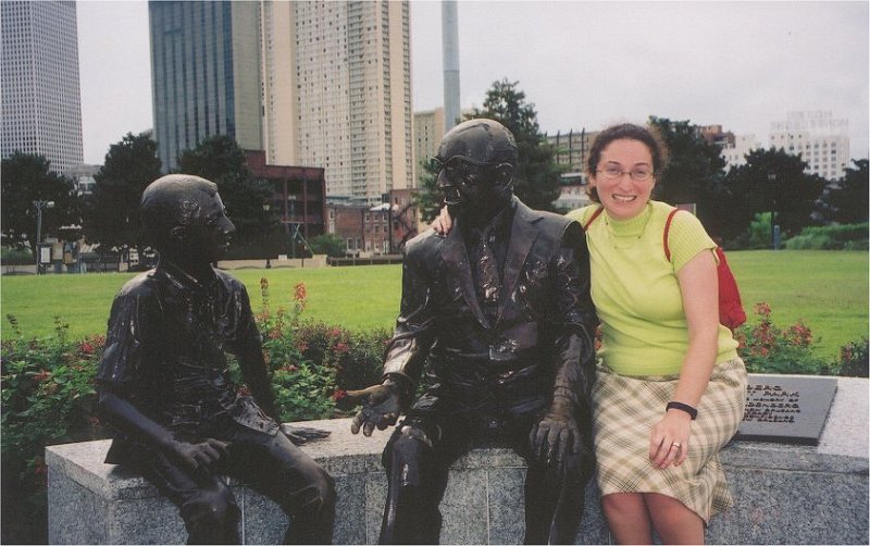 lisa statue3